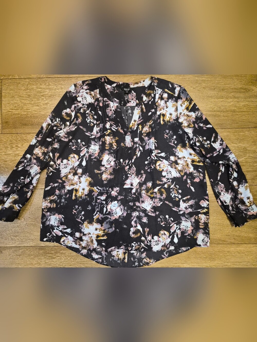 [EUC] ​Simply Vera Vera Wang Floral Split Neck Roll Tab Blouse XXL Eggplant